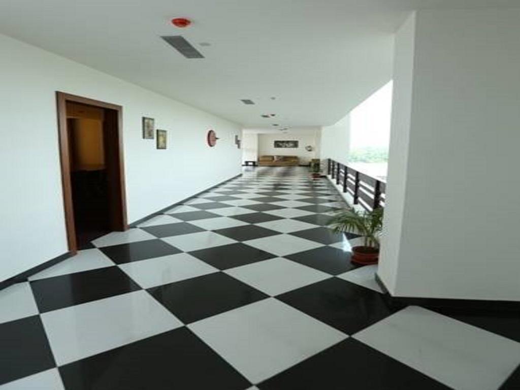 Hotel Pine Yard Tezpur Номер фото